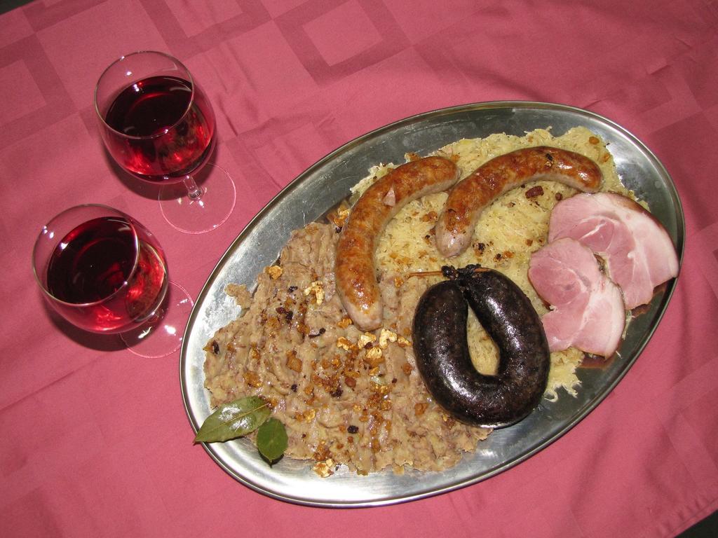 Guesthouse Zorko Gostilna Domen Šmarješke Toplice Zewnętrze zdjęcie