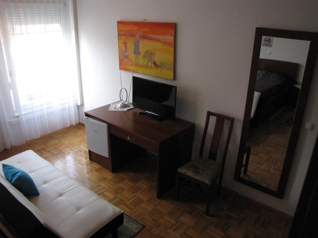 Guesthouse Zorko Gostilna Domen Šmarješke Toplice Zewnętrze zdjęcie